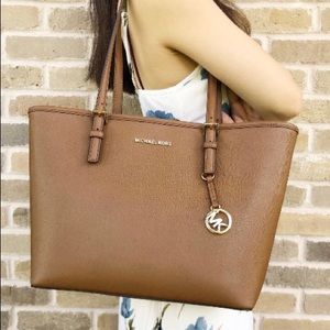 NWOT Authentic Michael Kors jet set tote bag